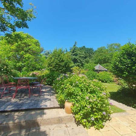 Maison En Pierre Dans Son Nid De Verdure Roz-Landrieux المظهر الخارجي الصورة