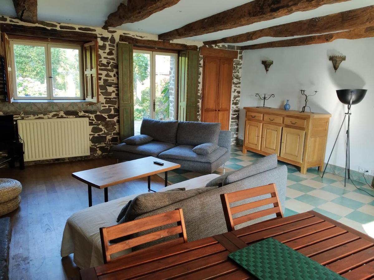 Maison En Pierre Dans Son Nid De Verdure Roz-Landrieux المظهر الخارجي الصورة