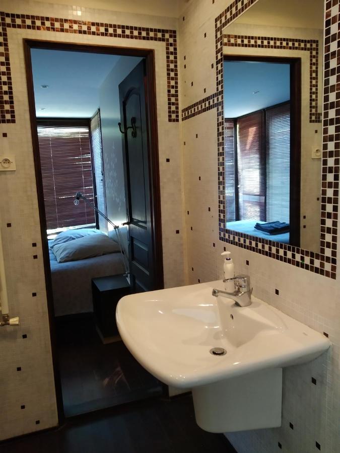 Maison En Pierre Dans Son Nid De Verdure Roz-Landrieux المظهر الخارجي الصورة