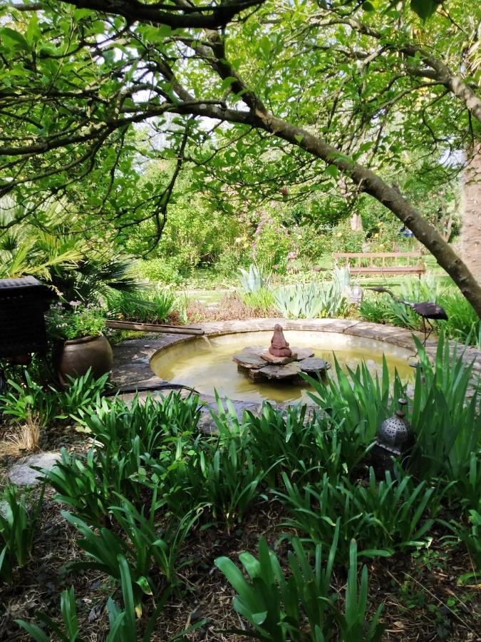 Maison En Pierre Dans Son Nid De Verdure Roz-Landrieux المظهر الخارجي الصورة