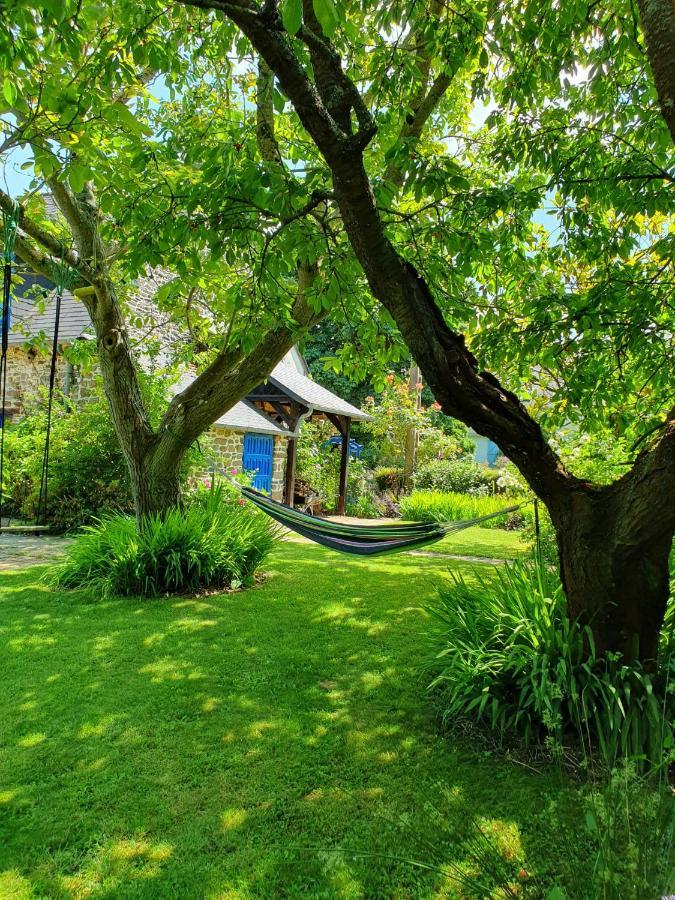 Maison En Pierre Dans Son Nid De Verdure Roz-Landrieux المظهر الخارجي الصورة