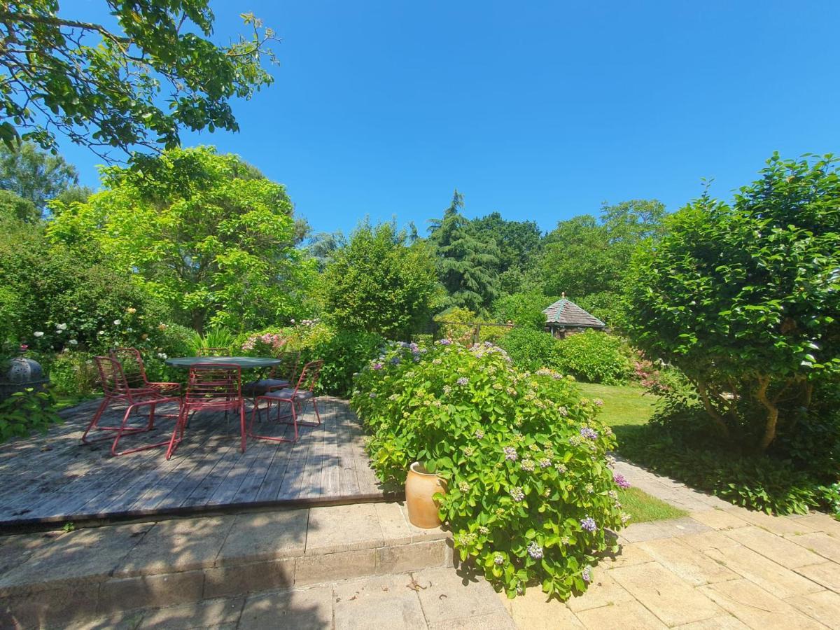 Maison En Pierre Dans Son Nid De Verdure Roz-Landrieux المظهر الخارجي الصورة
