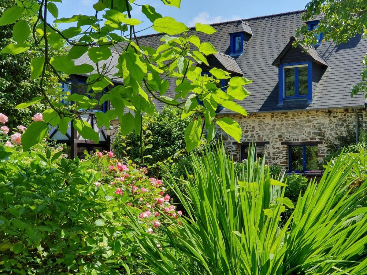 Maison En Pierre Dans Son Nid De Verdure Roz-Landrieux المظهر الخارجي الصورة