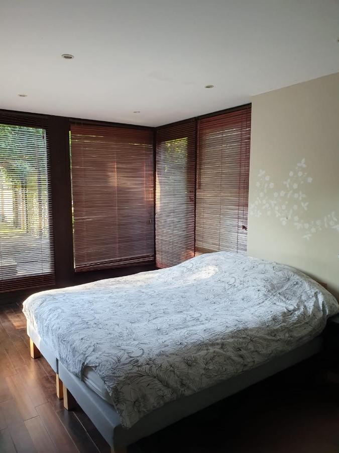 Maison En Pierre Dans Son Nid De Verdure Roz-Landrieux المظهر الخارجي الصورة